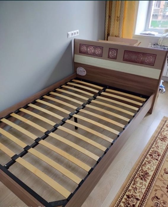 Продам 2х спальную кровать