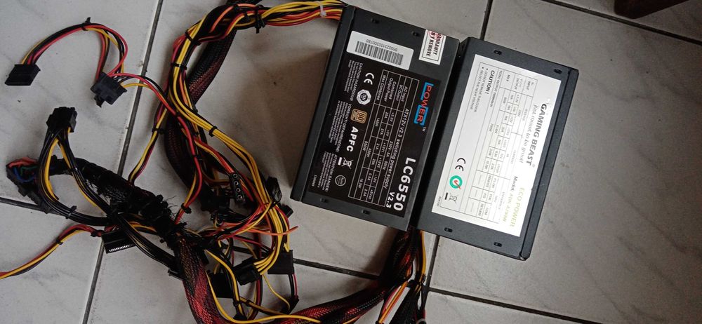 Продавам захранвания ...700.,