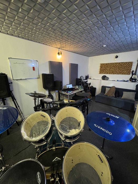 Уроки игры на барабанах/ударной установке