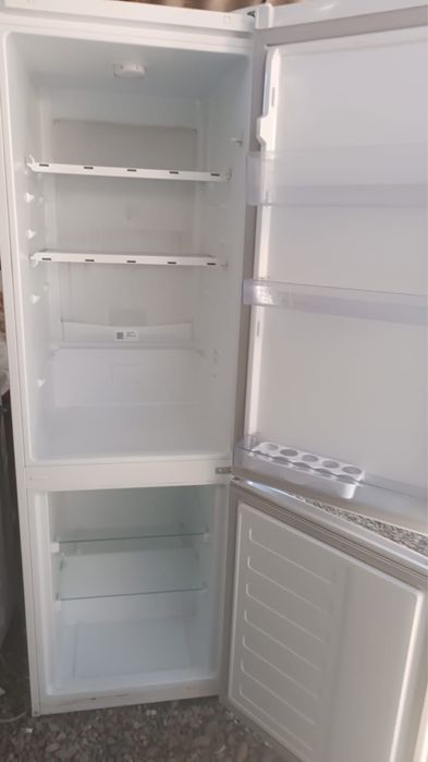 Почти новый холодильник срочно