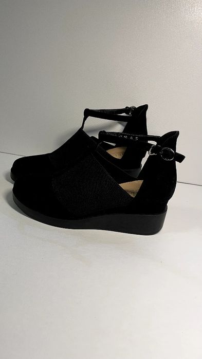 Продам туфли на танкетке