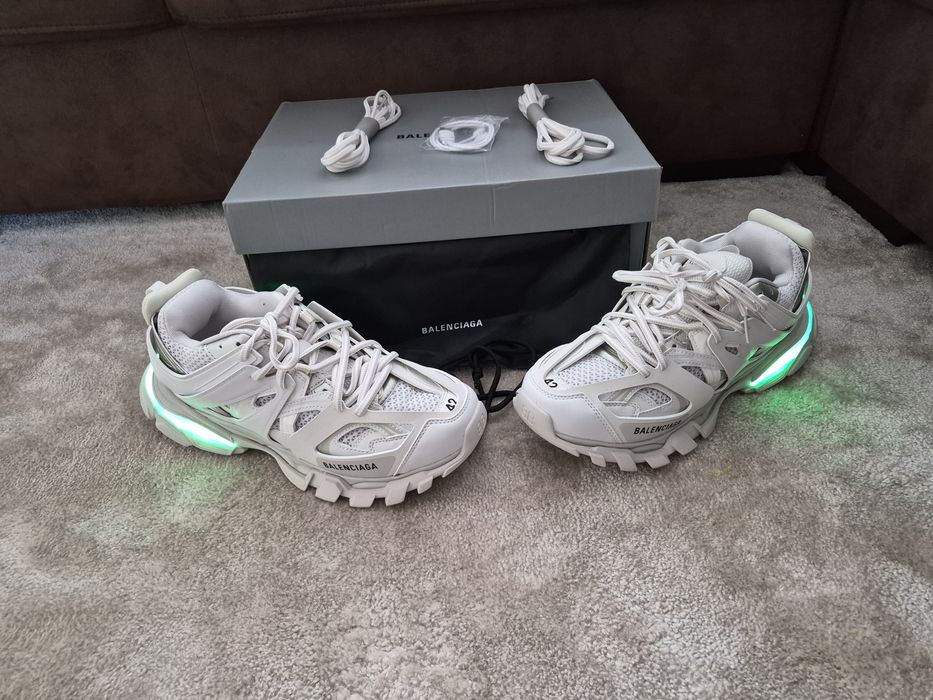 Balenciaga Track cu led 42