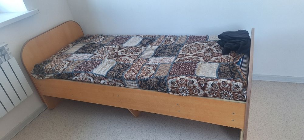 Шкаф,кровать продам
