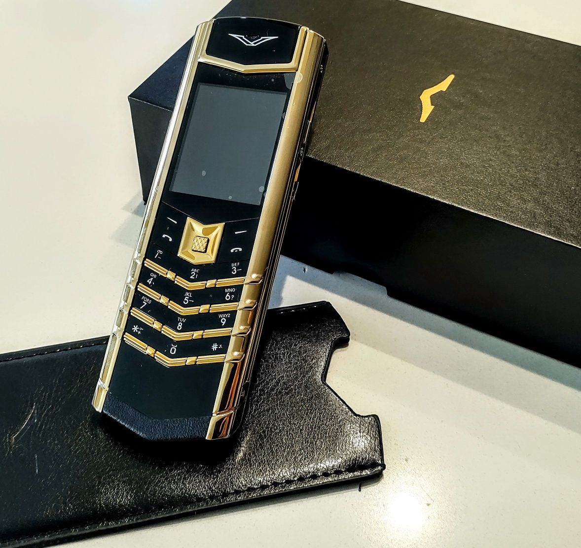 Телефон VERTU луксозен мобилен телефон Верту Vertu Signature гр. Варна  Чайка • OLX.bg