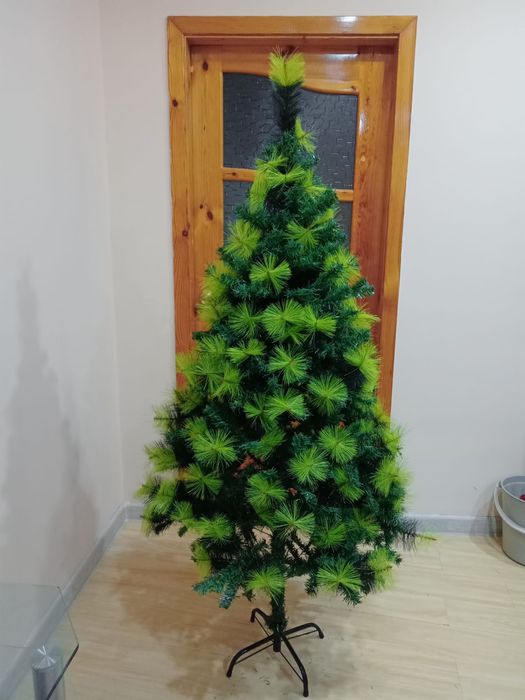 Ёлка искусственная