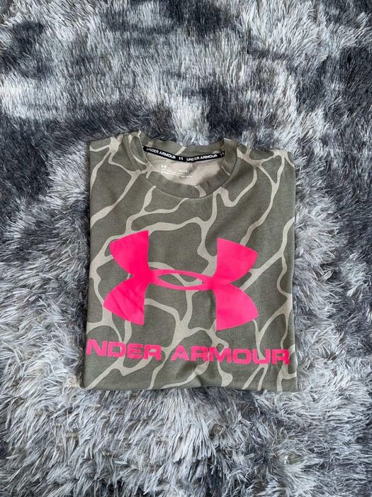 Under Armour тениска XL- много добро състояние