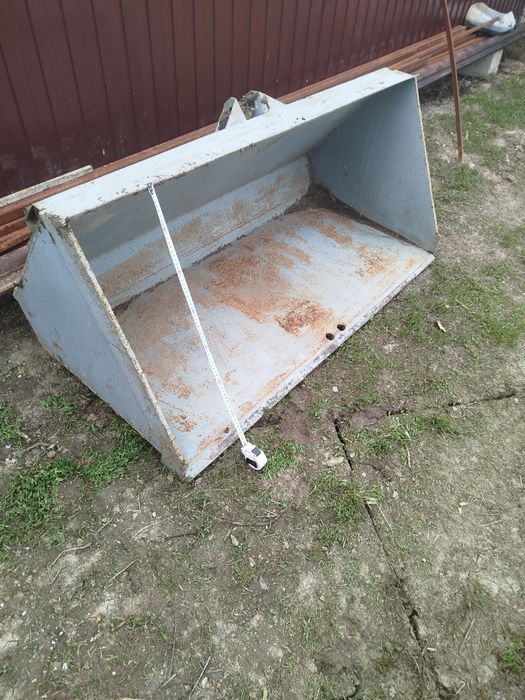 Продам ковш на трактор