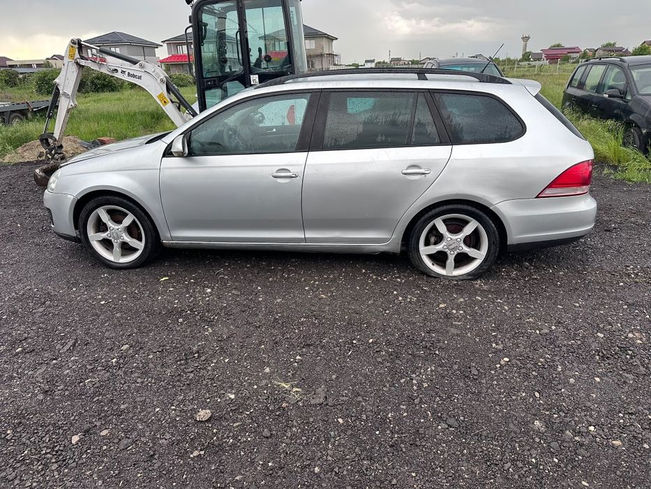 Dezmembrez dezmembrari golf5/6 break 1.9 BLS