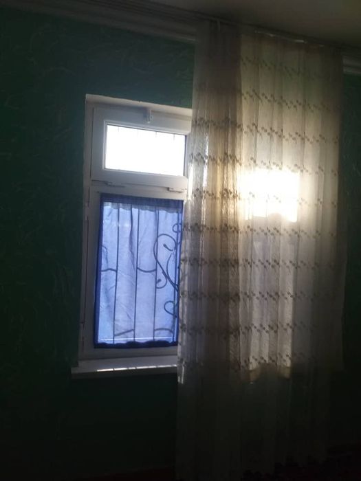Uy sotiladi kriditi yoq 3 xonali 2 chi qavatda jizzax viloyati zafarob