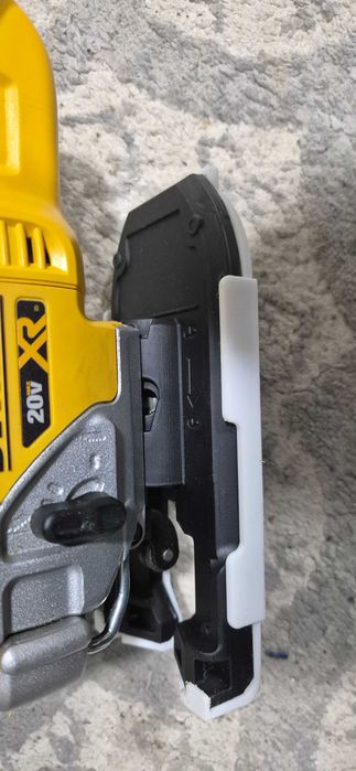 Лобзик Dewalt DCS334