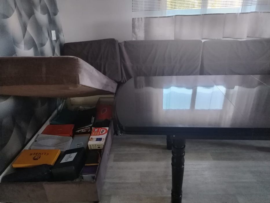 Продам стол, диван