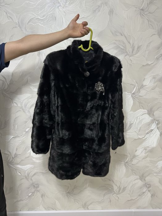 Шуба сатылады.Таза пакеті бар…Алынбалы.Салынбалы.Натуралный жылтырлайд