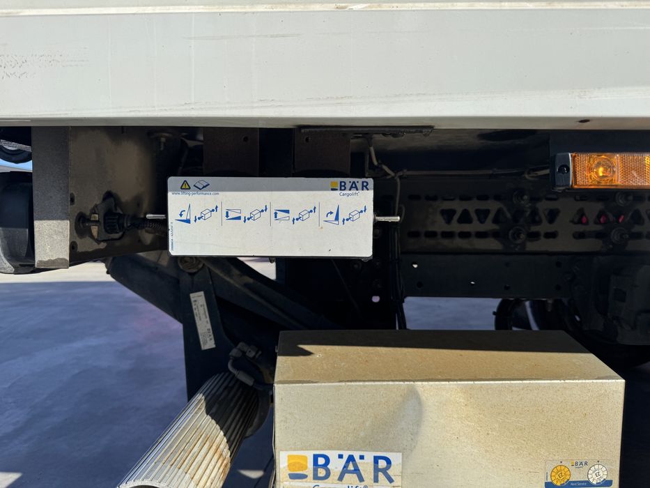 Vand/schimb Iveco Daily 3.5T 2022/220.000km/ cub cu lift 19.900€ neg.