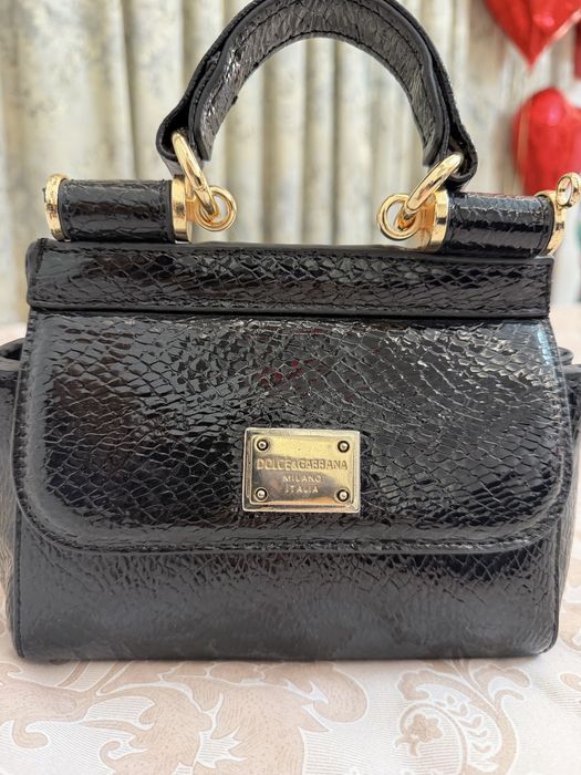 Дамска лачена чанта