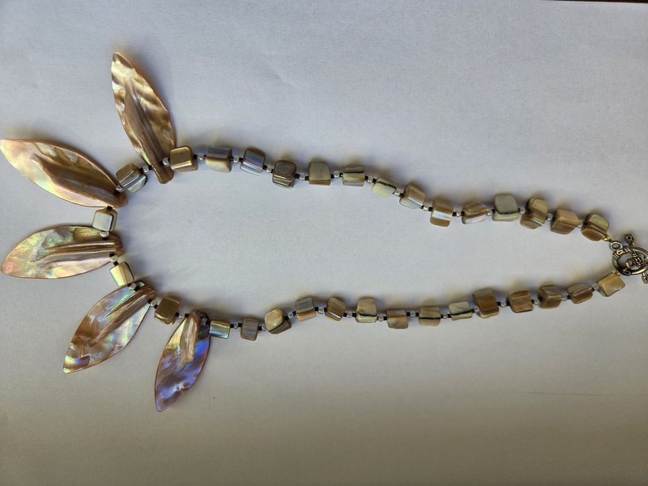 Colier/bratara/pandantiv perle,pietre,scoici naturale Hand Made.