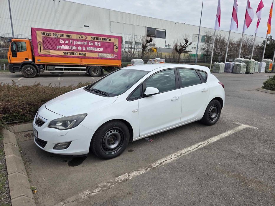 Opel Astra J Cosmo 2010 Hatch • 1.7 CDTI 125CP • Manual • AFL Bi-Xenon