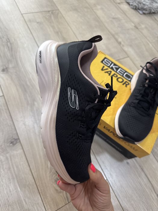 Маратонки skechers 37,5