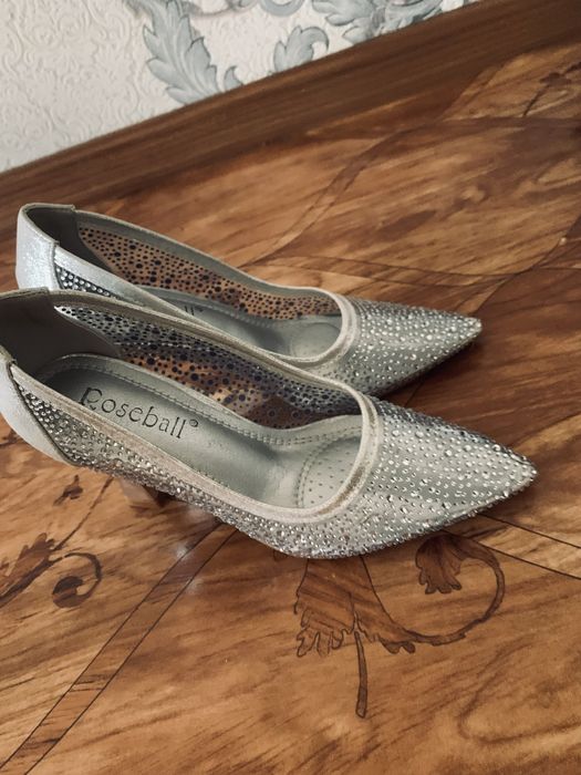 Блестящие туфли 33 размер