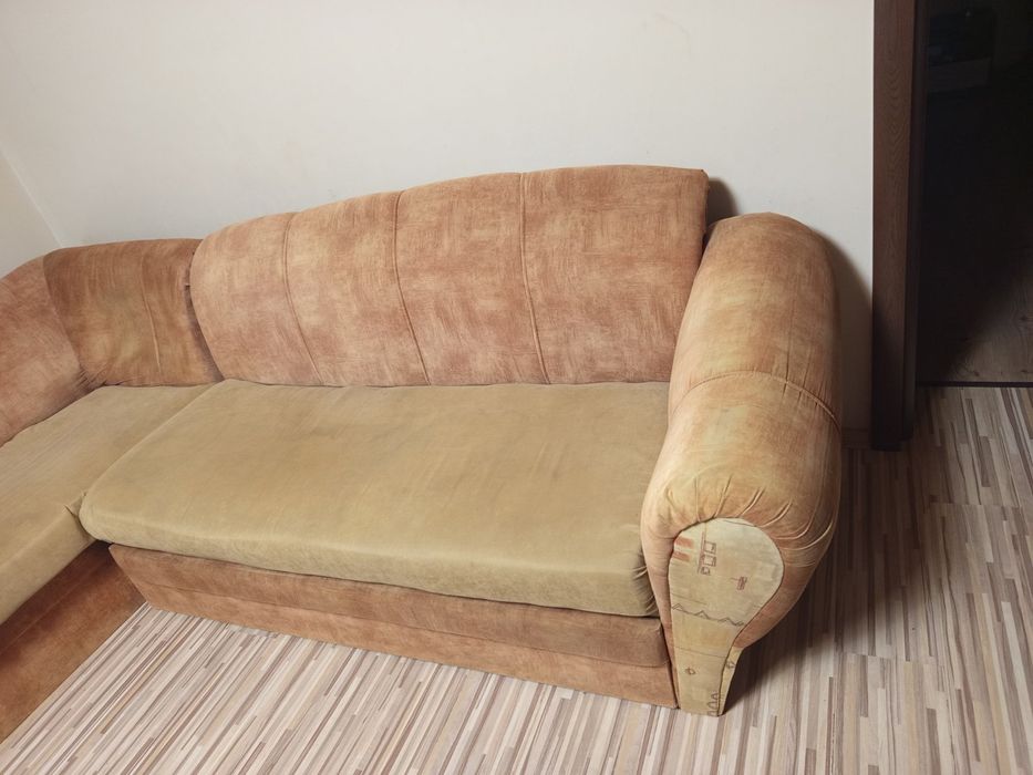 Продавам ъглов диван