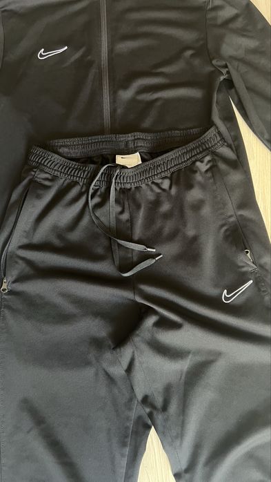Спортен екип Nike