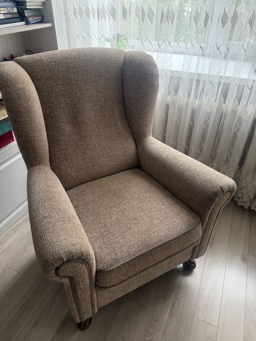 Продам диван и два кресла