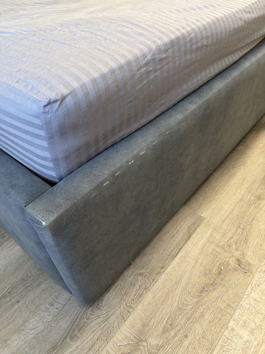 Продам кровать 140*200