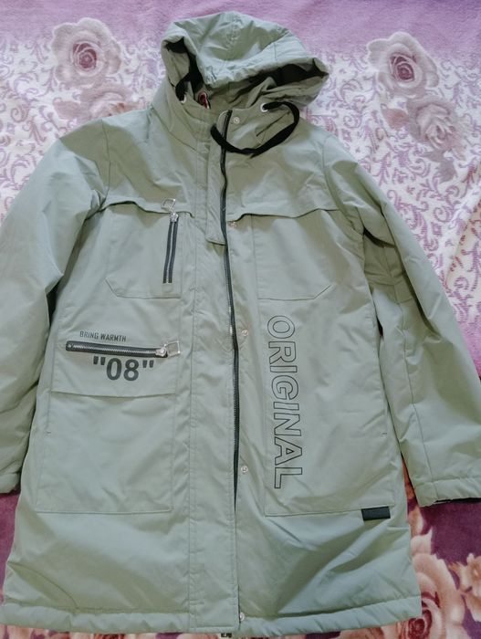 Продам куртку на девочку