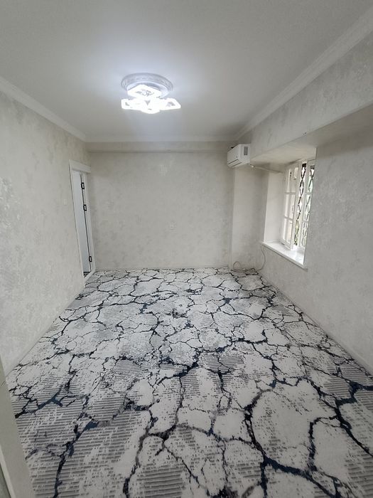 Юнусабад 4 Универсам 2/3/4 балкон 2х6м