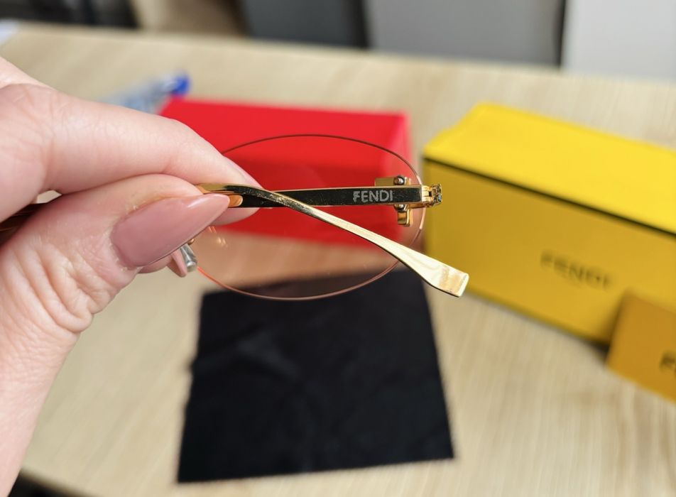 Дамски слънчеви очила Fendi