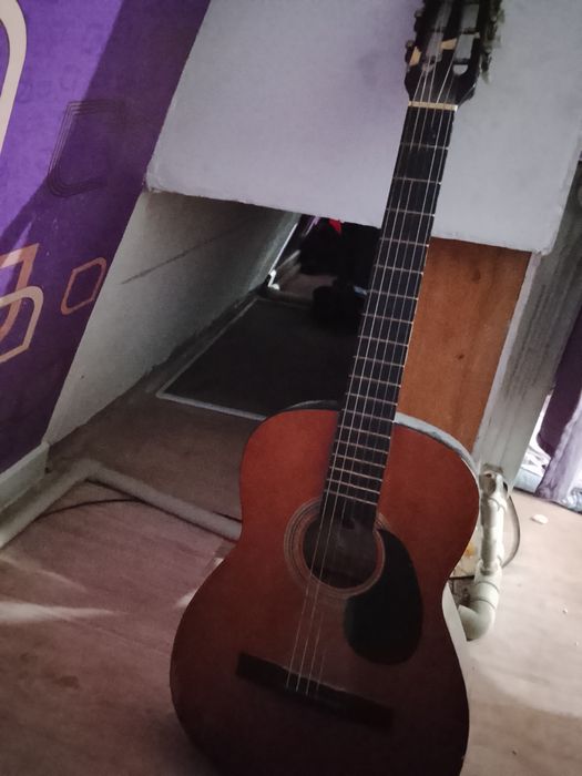 Срочно продам гитару