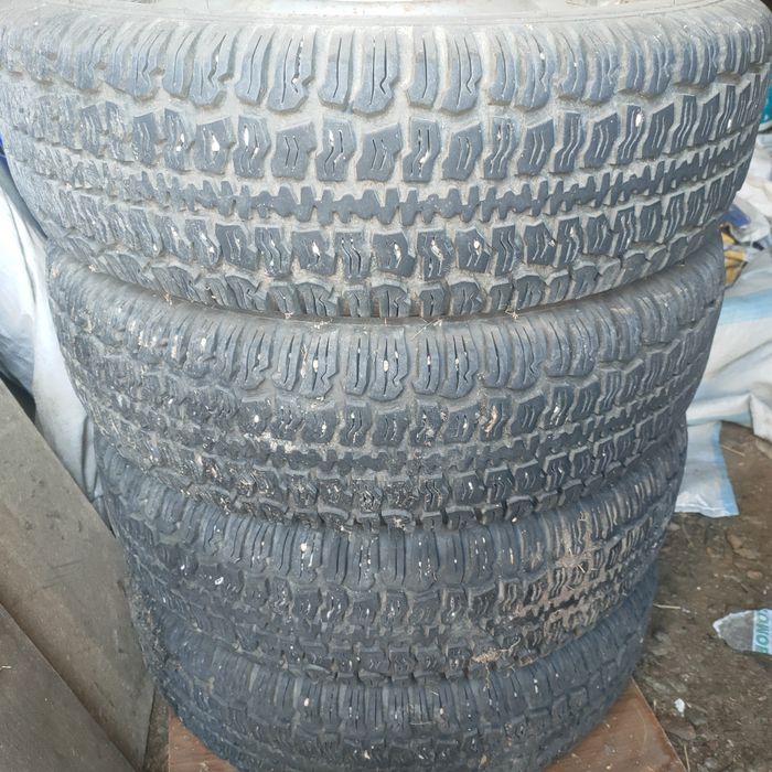 Диски с резиной .