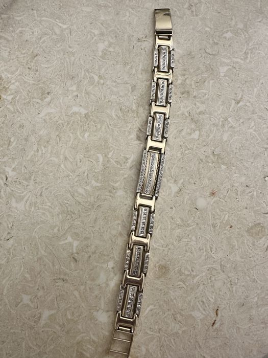 Золотой браслет с бриллиантами