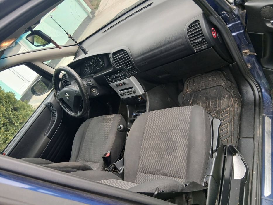 Zafira A 1 8  benzină
