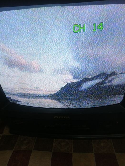 Телевизор с видеомагнитофоном