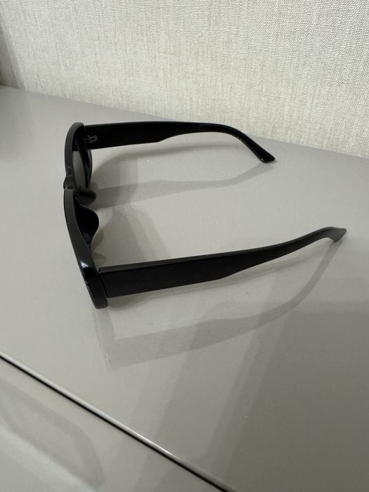 Очки солнцезащитные 3000 тг