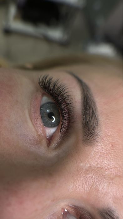 Маникюр и ресницы от 11000