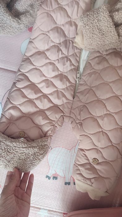 Продам детские комбезы