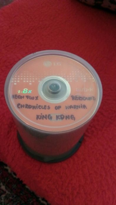 Cd si Dwd uri jocuri, muzica, programe.