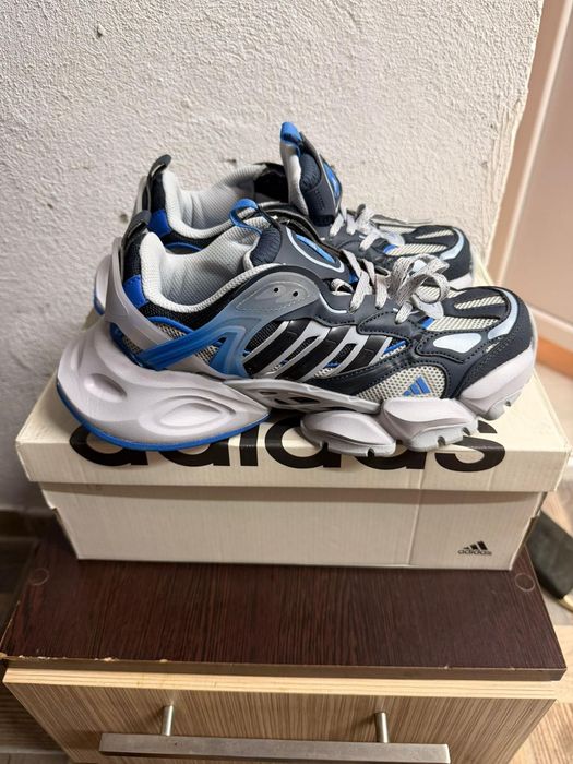 Pereche de adidasi adidas runner delux