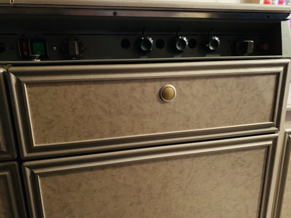 Кухня за каравана -  хладилник, мивка, котлони