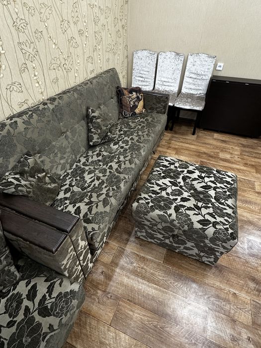 Диван с креслом