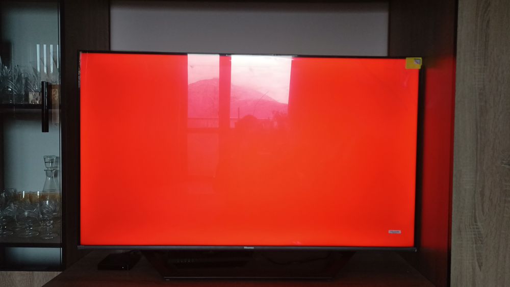 50" QLED 4K Hisense – много запазен, без мъртви пиксели
