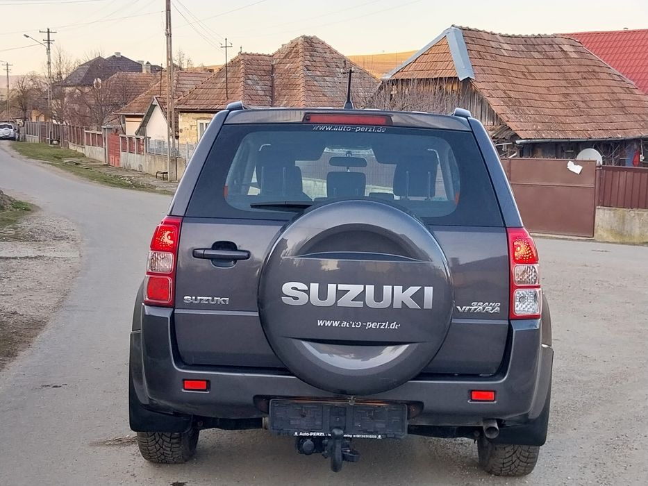 Suzuki grand vitara Diesel  1900cm Diesel  Edition Limited  .