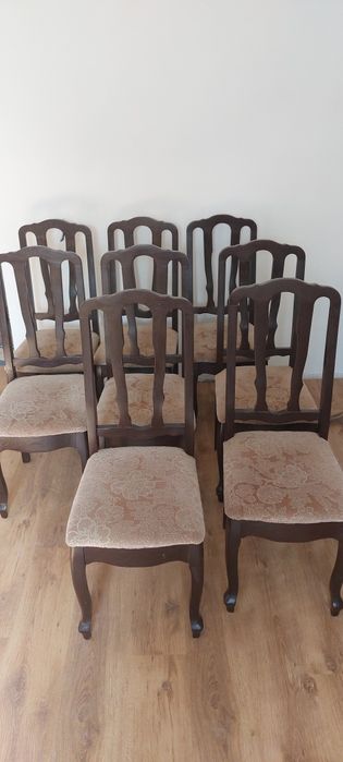 Продам гостивой стол с стульями