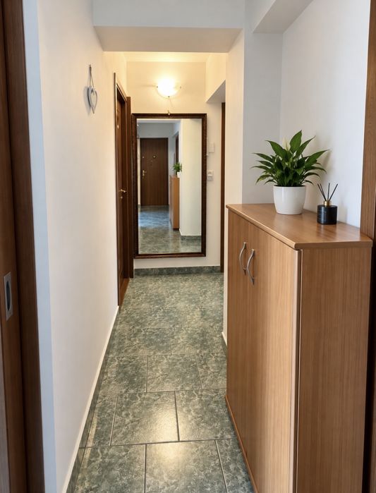Vand APARTAMENT 3 camere