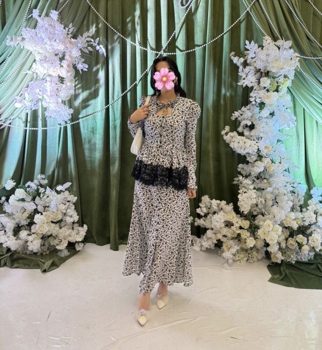 Платье с разрезом