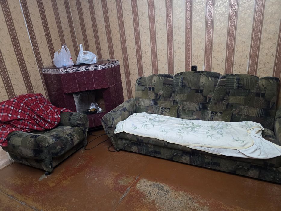 Отдам даром диван и 2 кресла