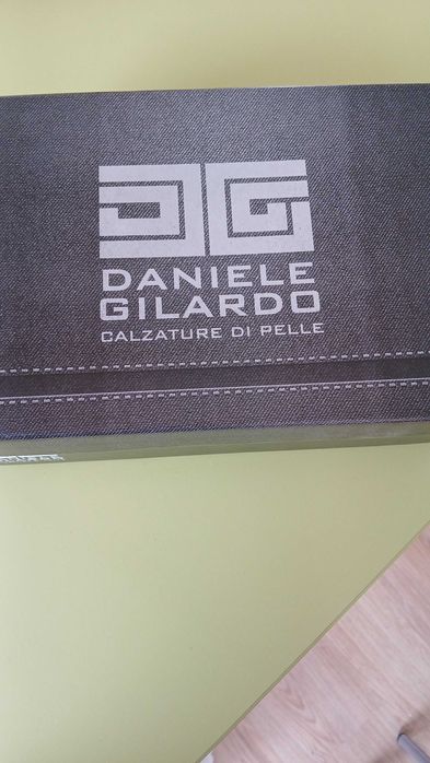 Дамски кожени обувки