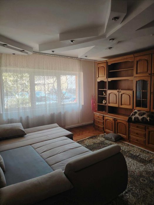 De închiriat Apartament 4 Cam.
