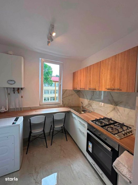 De inchiriat apartament cu 2 camere si balcon, renovat, etajul 2
